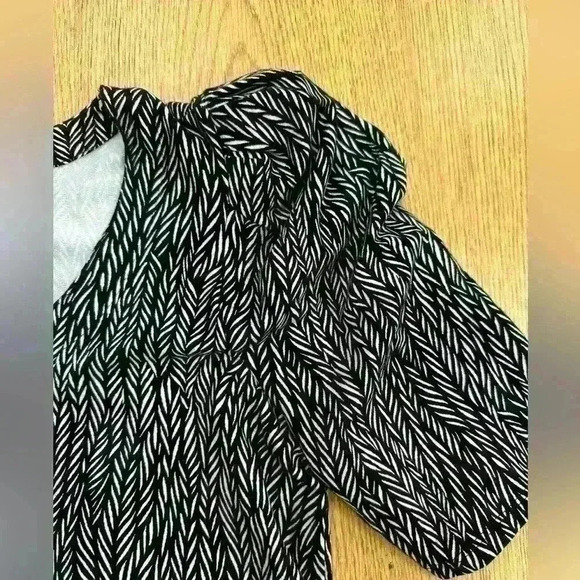 Chico’s Black Knit Dress Puffy Sleeves Size 8 - Picture 4 of 6